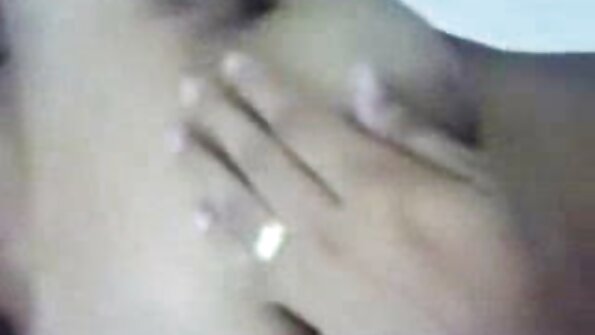 拉丁女朋友 Lasirena69 和 Sofi Ryan 舔对方的阴户
